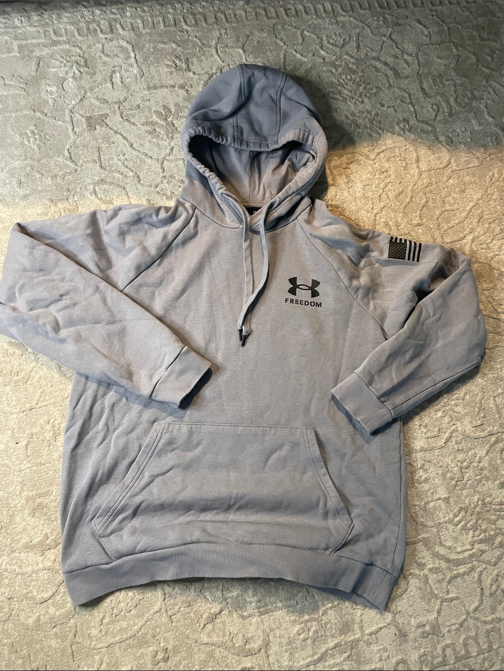Under Armour Men’s Light Gray Freedom Hooded Pullover